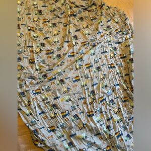 Bamboo construction print crib sheet